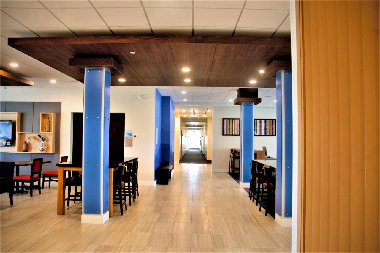 Holiday Inn Express & Suites - Edmonton Sw - Windermere By Ihg Exteriör bild